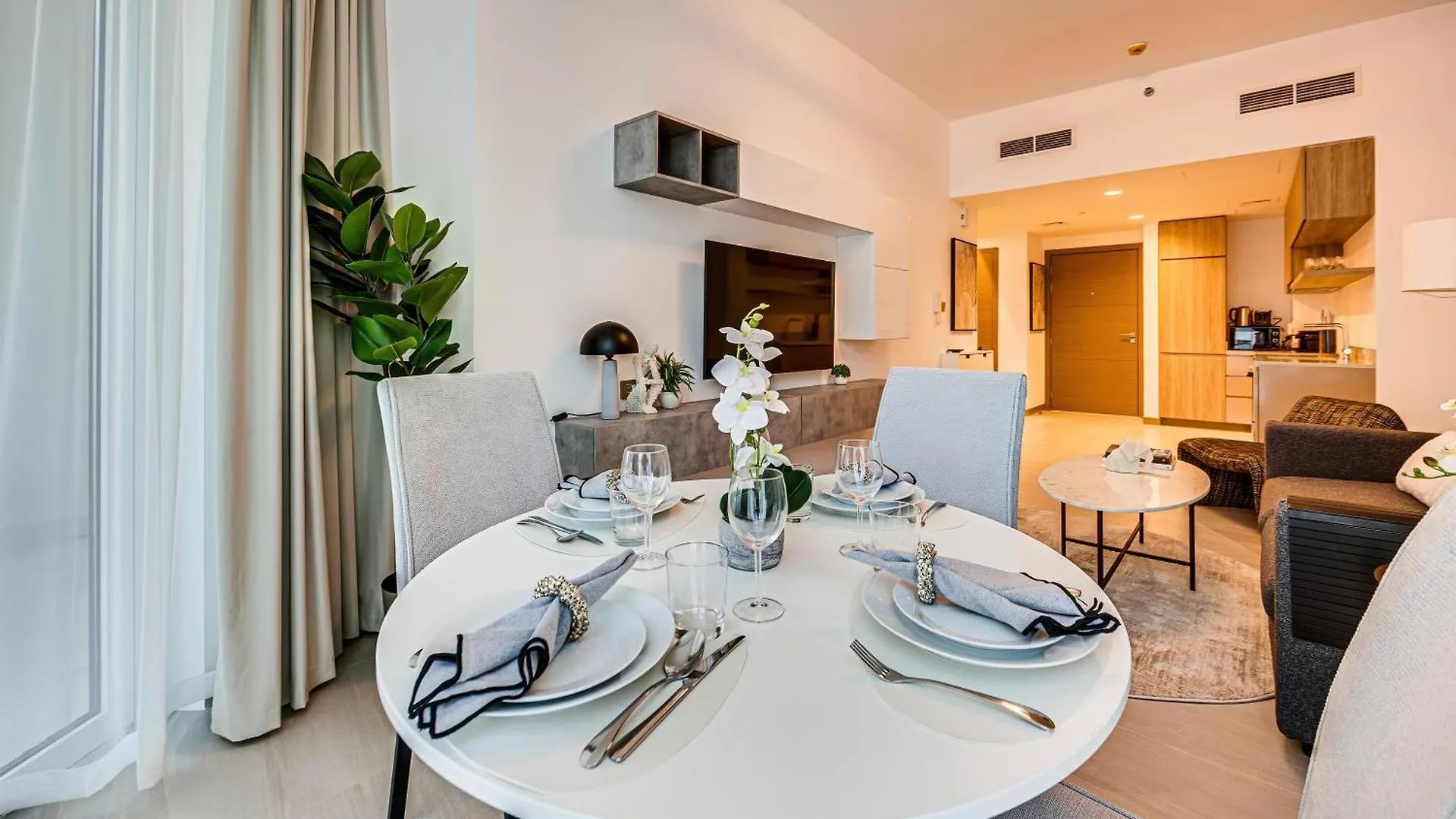 New 1 Bd Apartment In Business Bay Missoni Dubai United Arab Emirates